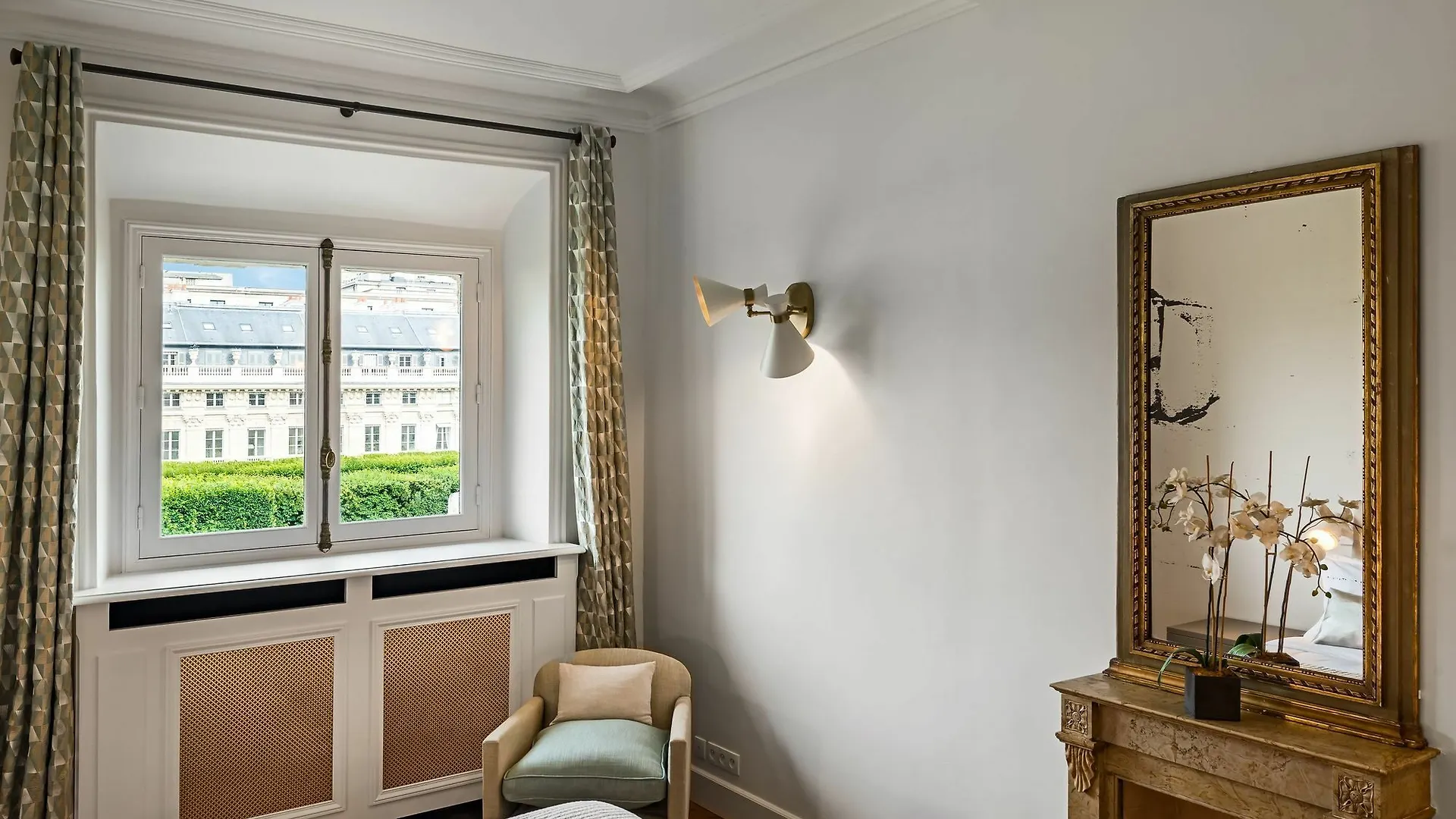 Apartment Palais Petit - Two Bedroom *